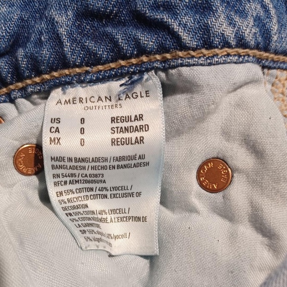 American Eagle Super High Rise Baggy Wide Leg Jeans - Picture 4 of 9